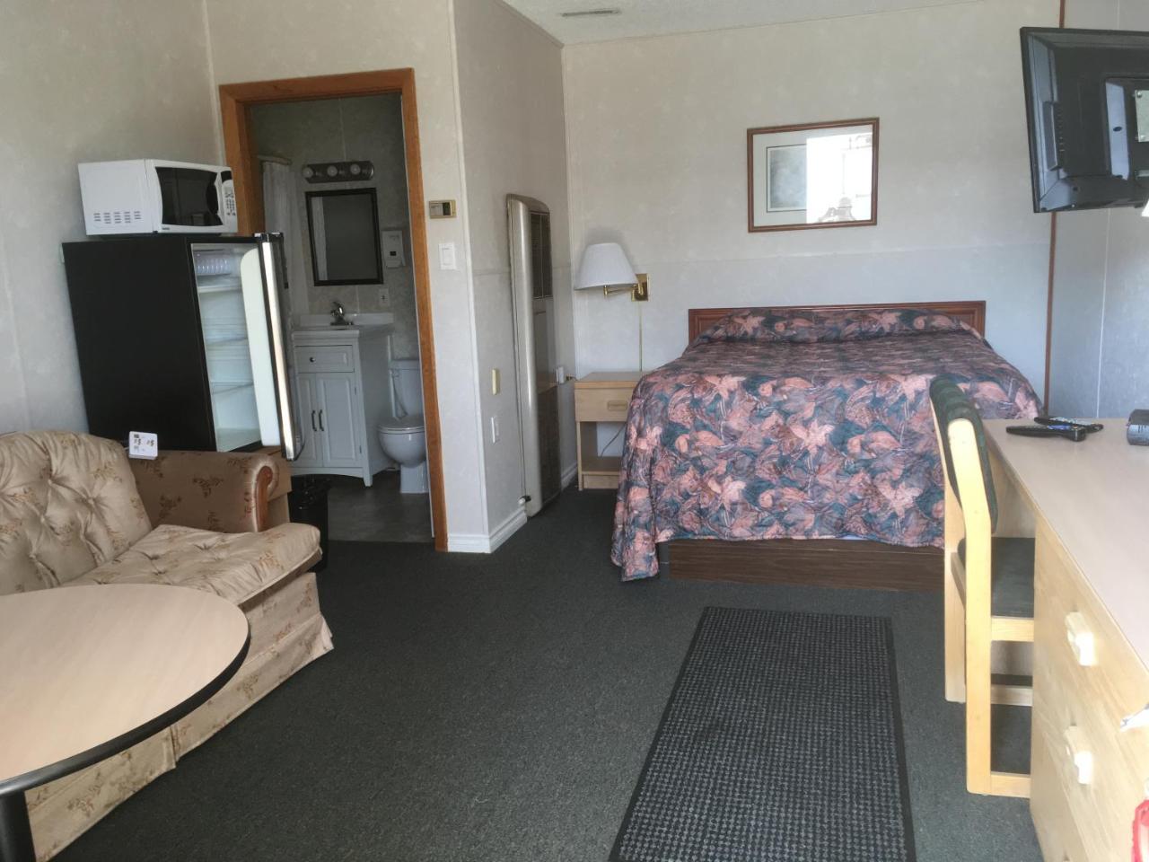 Winkys Motel Estevan Kültér fotó