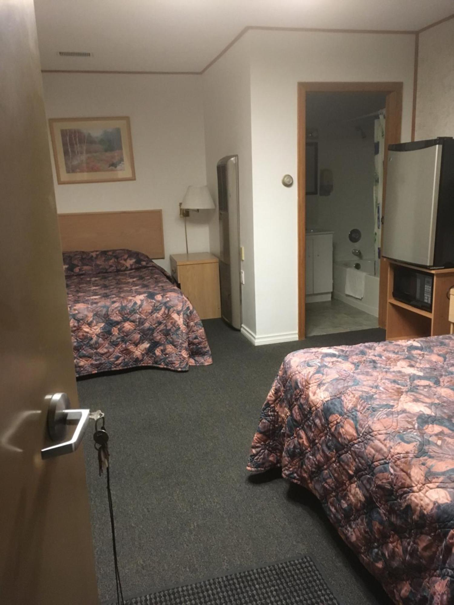 Winkys Motel Estevan Kültér fotó